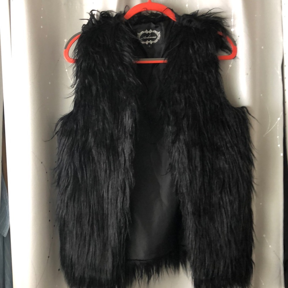 Black fuzzy vest from Anthropology, small.